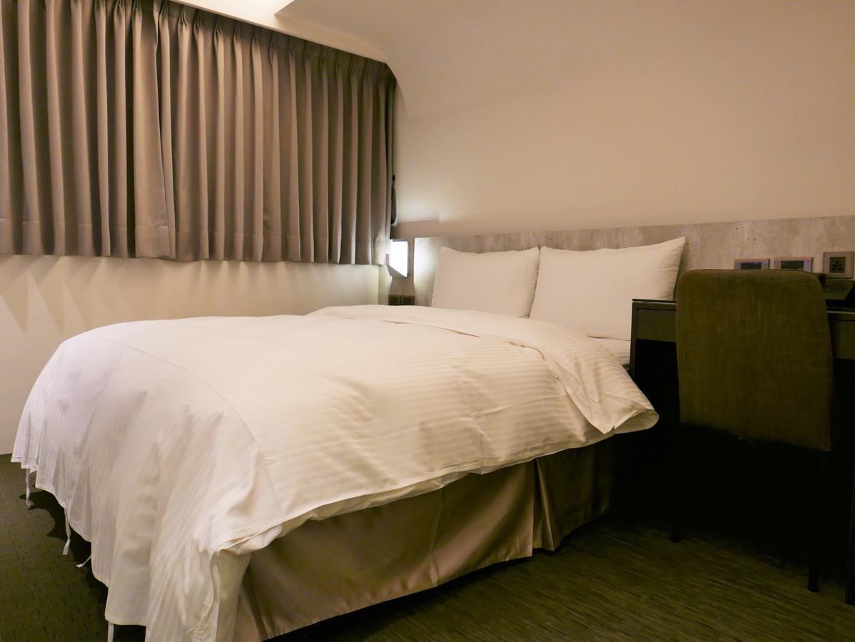 泊居旅店二館 Oursinn Hotel 2 Тайбей Екстер'єр фото