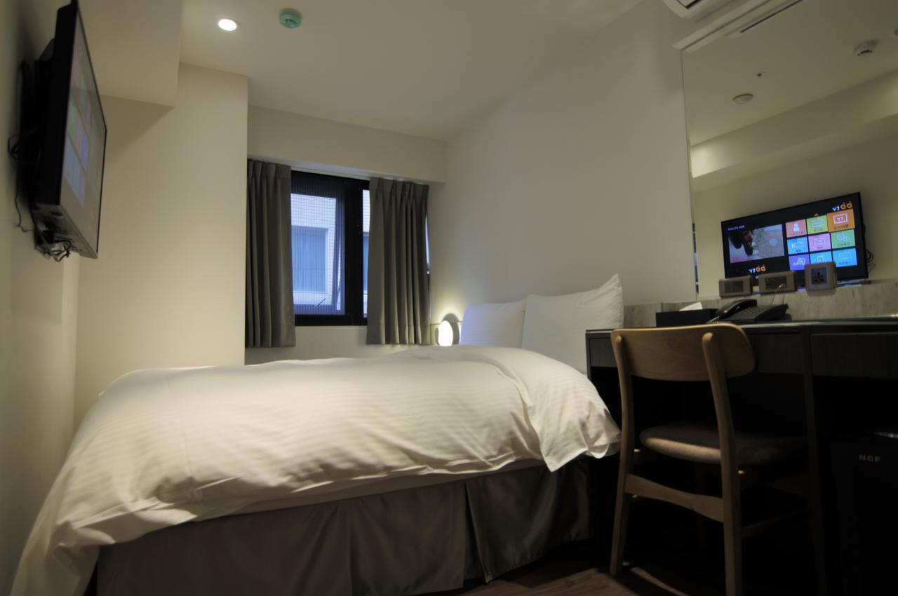 泊居旅店二館 Oursinn Hotel 2 Тайбей Екстер'єр фото