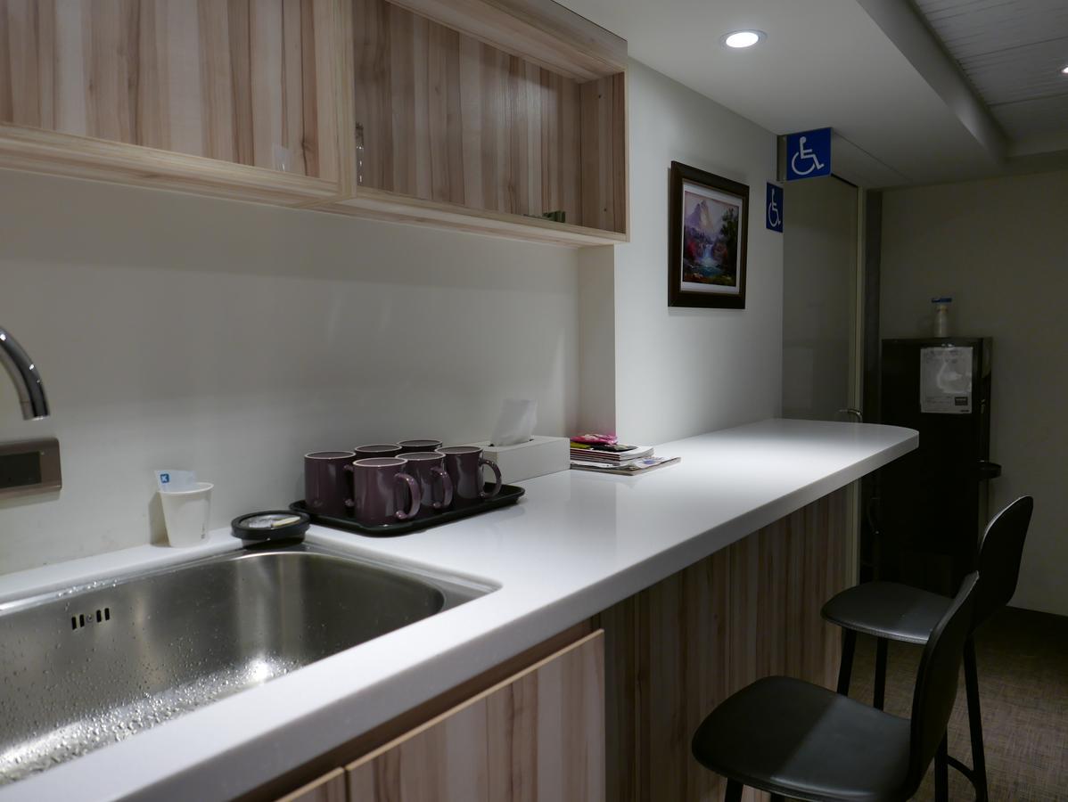 泊居旅店二館 Oursinn Hotel 2 Тайбей Екстер'єр фото