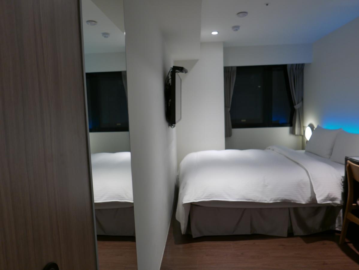 泊居旅店二館 Oursinn Hotel 2 Тайбей Екстер'єр фото